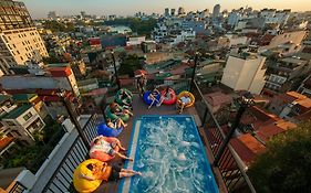 Lakeview Backpackers Hostel & Rooftop Bar