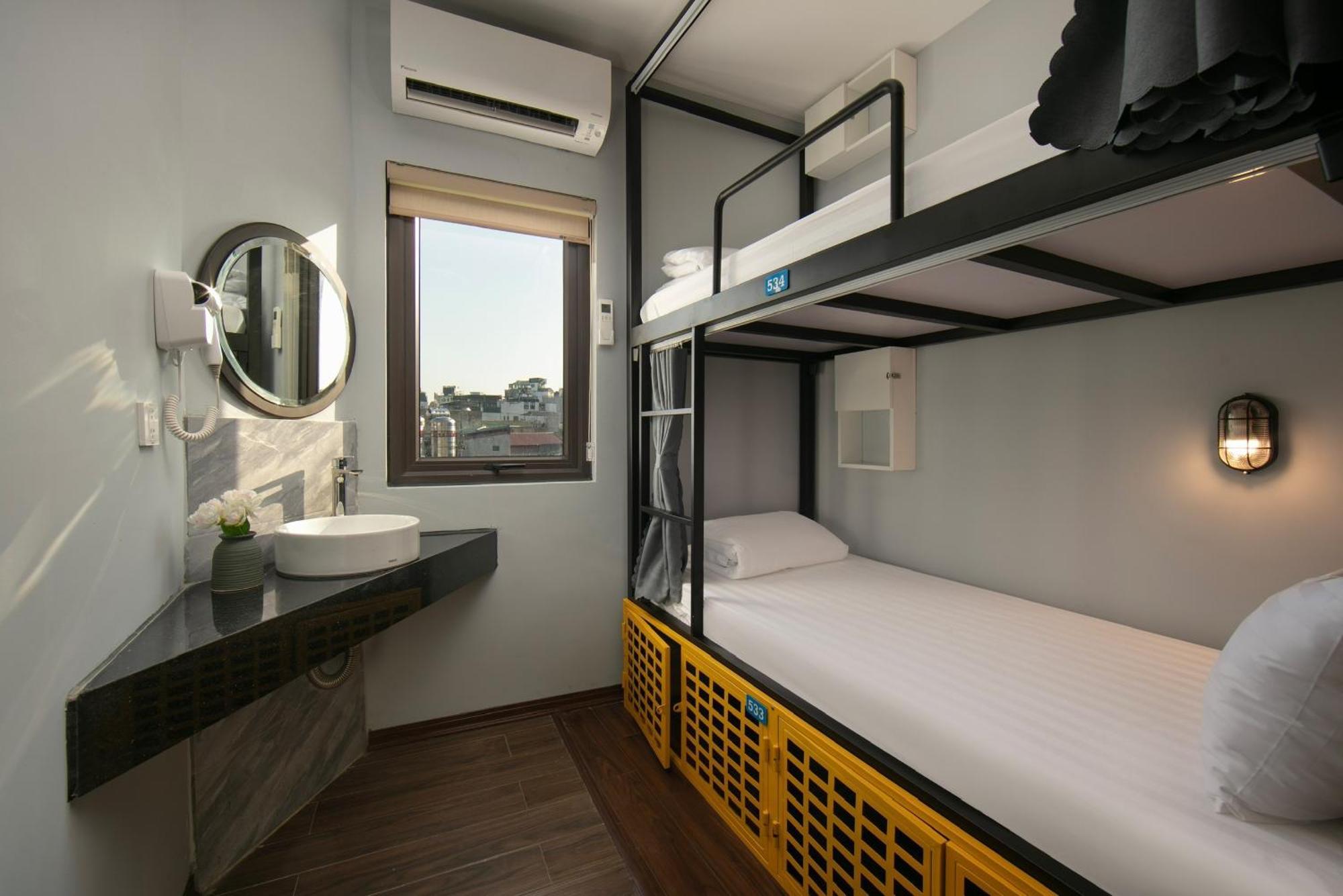 Lakeview Backpackers Hostel & Rooftop Bar Hanoi Exterior photo