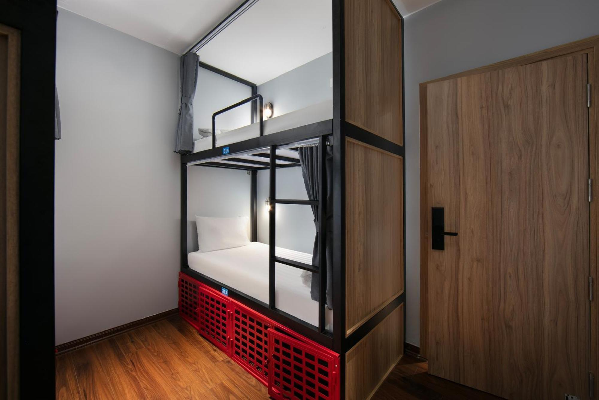 Lakeview Backpackers Hostel & Rooftop Bar Hanoi Exterior photo